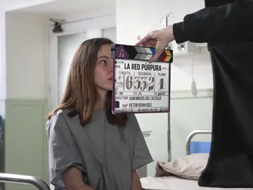 Así se rueda en el hospital y en la cárcel para crear el sexto capítulo de La red púrpura Así se rueda en el hospital y en la cárcel para crear el sexto capítulo de La red púrpura