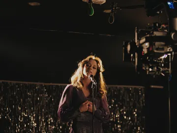 Así se rodó la actuación de Paloma San Basilio en Camilo Superstar: "Se ha rodado la voz en directo" Así se rodó la actuación de Paloma San Basilio en Camilo Superstar: "Se ha rodado la voz en directo"