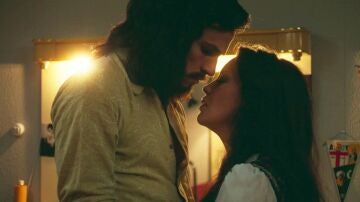 La qu&iacute;mica inesperada entre bambalinas de Camilo Sesto y &Aacute;ngela Carrasco