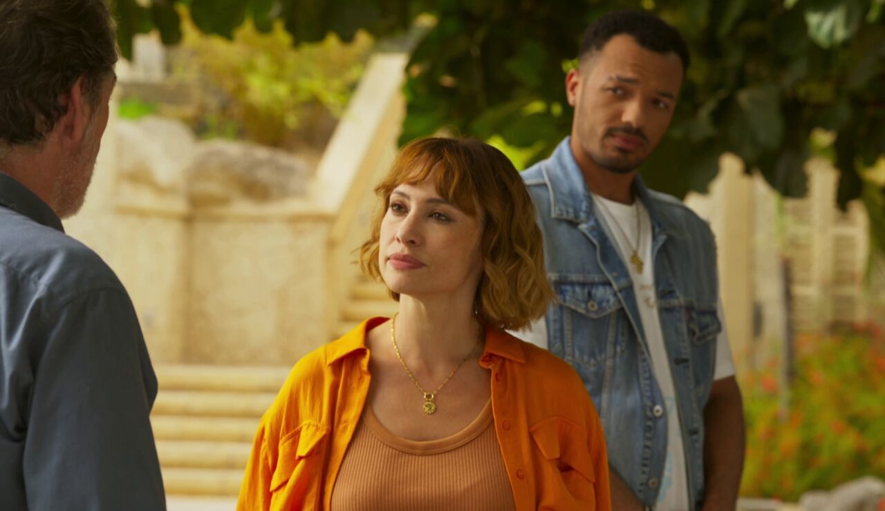 Una extra&ntilde;a alianza se forja entre los inspectores Naira Oramas y Luis Lacasa