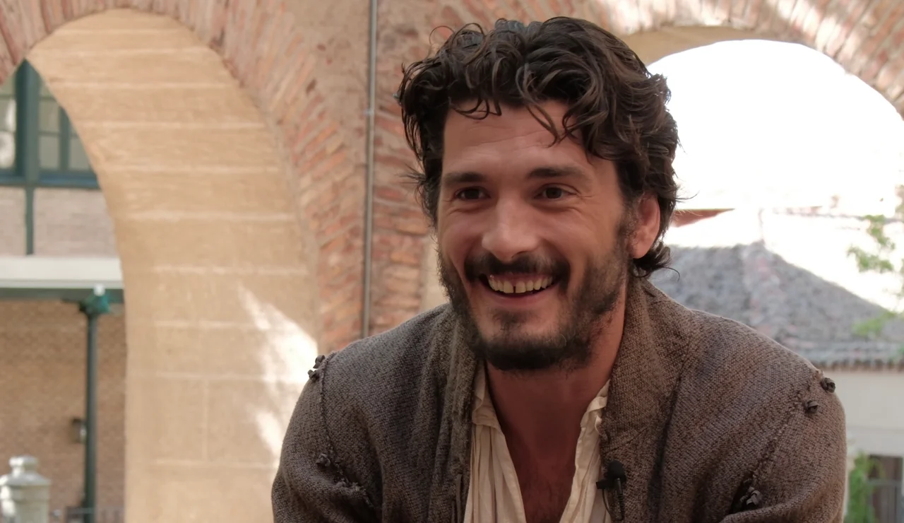 Yon González desvela “la historia de amor imposible” de Telmo, su personaje en Beguinas