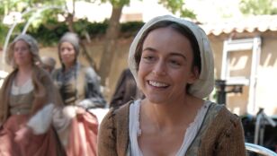 Lucía Caraballo presenta a Beatriz García, su personaje en Beguinas: "Está en el pleno despertar sexual"