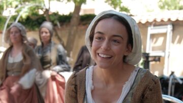 Lucía Caraballo presenta a Beatriz García, su personaje en Beguinas: "Está en el pleno despertar sexual"