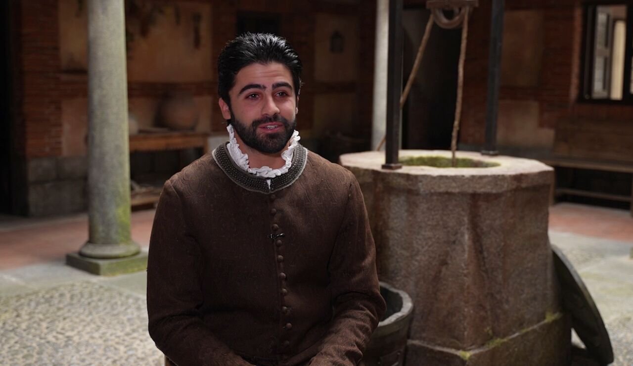 Alonso "se enamora locamente de Beatriz"