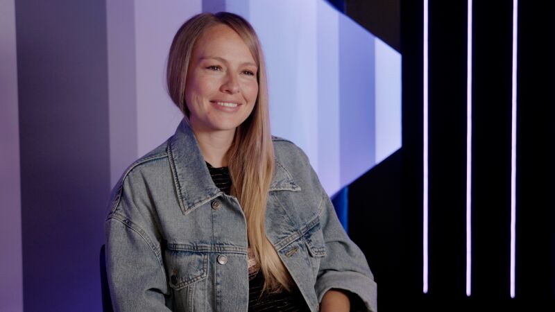 Esmeralda Moya es la versión del pasado de Nicole 