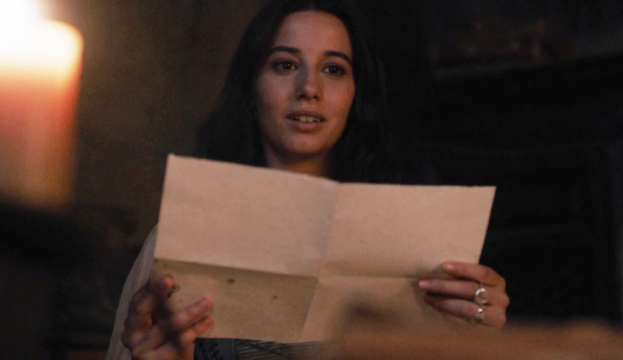 Luc&iacute;a descubre el secreto de Lucrecia