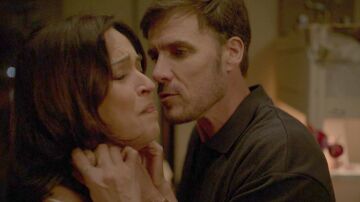 Gonzalo, inundado por la rabia, asfixia a Ángela