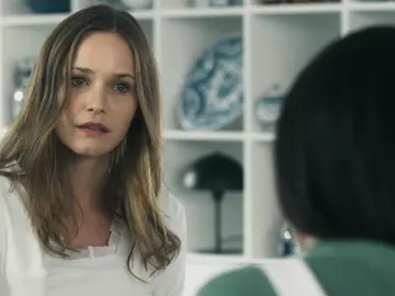 Pilar, asustada al ver como a una de sus compañeras se le desfiguraba la cara Pilar, asustada al ver como a una de sus compañeras se le desfiguraba la cara