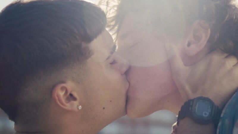 Koldo deja atrás sus miedos y besa a Jon 