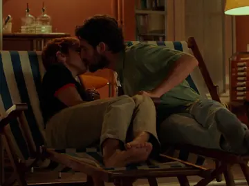 ¡Un primer beso un poco accidentado! ¡Un primer beso un poco accidentado!