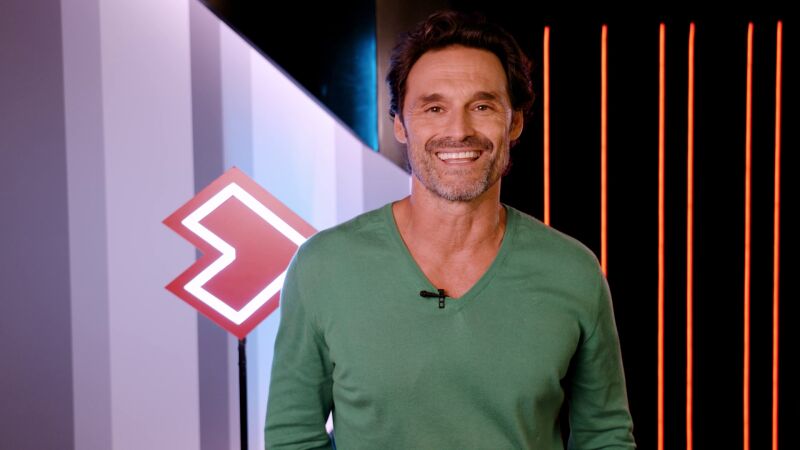 “Te enganchas de primeras”: Iván Sánchez presenta la segunda temporada de Con esa misma mirada