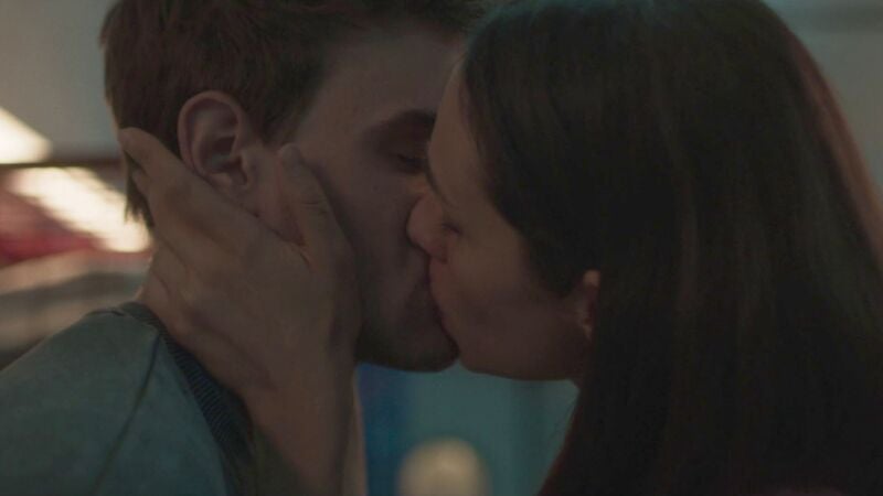 Saray y Álvaro hacen que la temperatura suba en Mar Afuera 