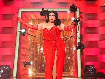Las reinas de Drag Race Espa&ntilde;a se convierten en la alfombra roja de una pasarela de lujo