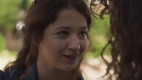 La maldad de Violeta al descubierto La maldad de Violeta al descubierto