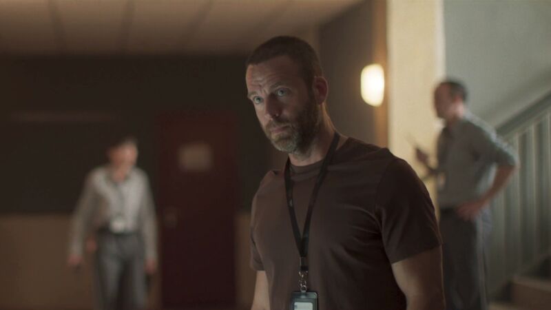 Máxima tensión dentro del Santa Bárbara, los internos han organizado un motín en el último capítulo de Mar Afuera 