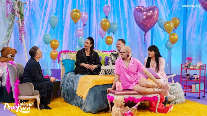 Las reinas juegan a Verdad o atrevimiento con Supremme de Luxe en la pijamada final de Drag Race España