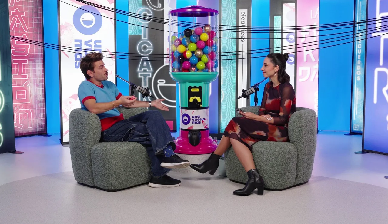 Mario Marzo y Maya Pixelskaya en Una Vuelta Más