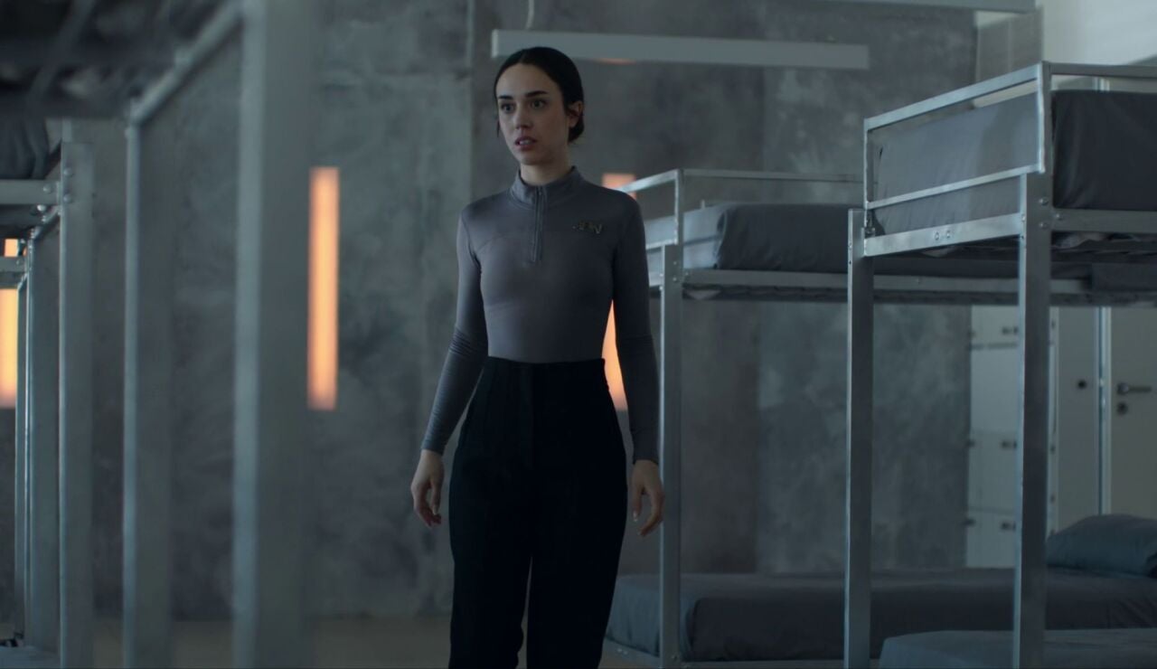 Luc&iacute;a pilla a Cala con otra