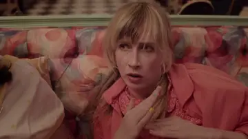 Tía Olivia la lía parda incluso después de muerta: Rafaela hereda un diamante maldito Tía Olivia la lía parda incluso después de muerta: Rafaela hereda un diamante maldito