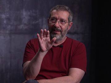 Carles Porta nos abre las puertas de su oficina en Barcelona