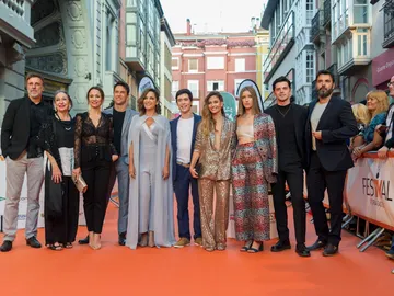 'El Nudo' desata los aplausos del público en la premiere del FesTVal de Vitoria 'El Nudo' desata los aplausos del público en la premiere del FesTVal de Vitoria