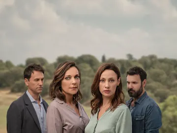 Oriol Tarrason, Cristina Plazas, Natalia Verbeke y Miquel Fernández, protagonistas de 'El Nudo' Oriol Tarrason, Cristina Plazas, Natalia Verbeke y Miquel Fernández, protagonistas de 'El Nudo'