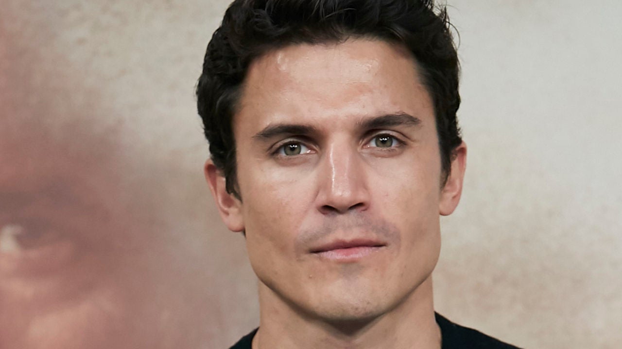 Álex González calienta las redes sociales antes de llegar a 'Toy boy