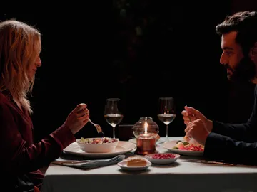 Uno de los dos miente..., ¿pero quién? El domingo, segundo capítulo de 'Mentiras' en exclusiva en ATRESplayer PREMIUM Uno de los dos miente..., ¿pero quién? El domingo, segundo capítulo de 'Mentiras' en exclusiva en ATRESplayer PREMIUM