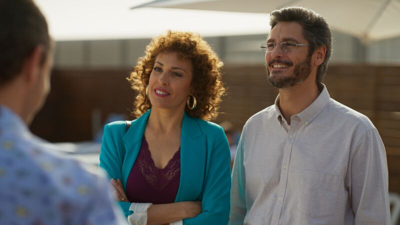 Xabi y Tony lucharán por el amor de María, este domingo en el octavo capítulo de 'Benidorm' en ATRESplayer PREMIUM