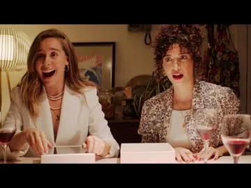 Luisita y Amelia, sorprendidas en su cena de amigas Luisita y Amelia, sorprendidas en su cena de amigas