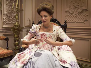 María Hervás: "El objetivo de Amelia es encontrar un marido para sobrevivir en el alto estatus" María Hervás: "El objetivo de Amelia es encontrar un marido para sobrevivir en el alto estatus"