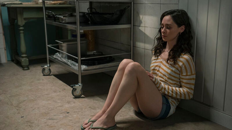 Alba, superada tras conocer que las pruebas de ADN han desaparecido: el domingo, nuevo capítulo de 'Alba' en ATRESplayer PREMIUM