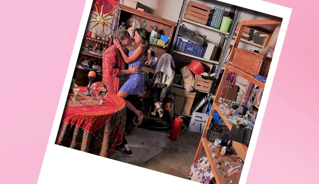 &iexcl;Un calent&oacute;n en directo! El embarazoso momento de Ra&uacute;l y Valeria 