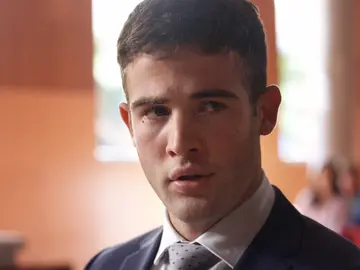 Marta intenta que Hugo diga la verdad: "¿Mantuvo Bruno relaciones sexuales con la denunciante?" Marta intenta que Hugo diga la verdad: "¿Mantuvo Bruno relaciones sexuales con la denunciante?"