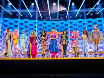 Las 10 reinas elaboran su propio vestuario con elementos de mercadillo Las 10 reinas elaboran su propio vestuario con elementos de mercadillo