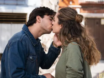 El esperado beso de Bego y Tirso El esperado beso de Bego y Tirso