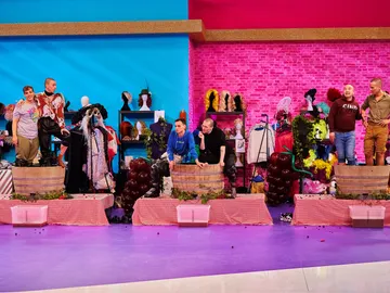 “Dos maricas en una barrica”: un mini reto con mucho jugo en ‘Drag Race España’ “Dos maricas en una barrica”: un mini reto con mucho jugo en ‘Drag Race España’