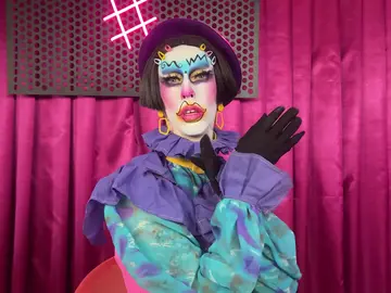 Video tutorial: Hugáceo Crujiente explica paso a paso su maquillaje de “drag de vitrina” Video tutorial: Hugáceo Crujiente explica paso a paso su maquillaje de “drag de vitrina”