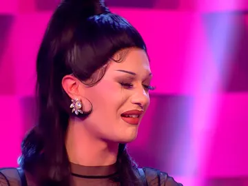 Dovima se derrumba ante el gran gesto de Carmen: “Ha sido maravillosa, no puedo con ella” Dovima se derrumba ante el gran gesto de Carmen: “Ha sido maravillosa, no puedo con ella”