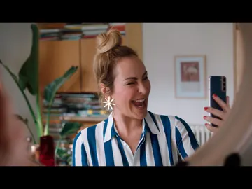 Ana Milán, una chica Bond que, ¿deja de lado a su pandilla? Ana Milán, una chica Bond que, ¿deja de lado a su pandilla?