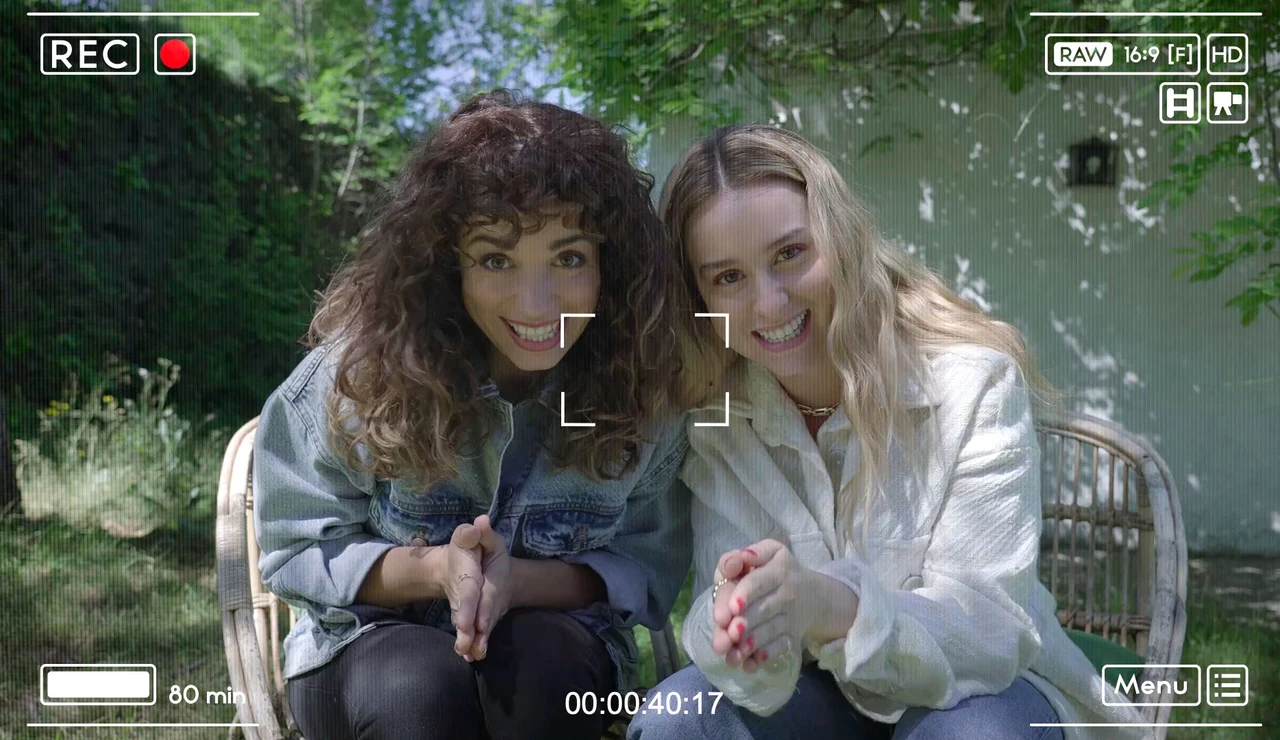 La invitación 'real' de Luisita y Amelia: "¡Nos casamos!"