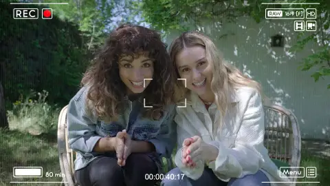La invitación 'real' de Luisita y Amelia: "¡Nos casamos!" La invitación 'real' de Luisita y Amelia: "¡Nos casamos!"