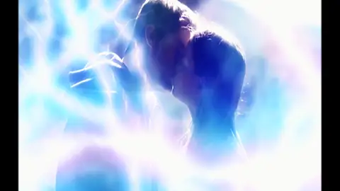 Así fue el final de ‘Los Protegidos’: el beso más esperado por los fans Así fue el final de ‘Los Protegidos’: el beso más esperado por los fans