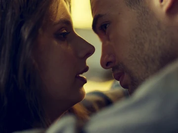 Rania, a Hugo: ¿"Me estás diciendo que sabes mojar bragas"? Rania, a Hugo: ¿"Me estás diciendo que sabes mojar bragas"?