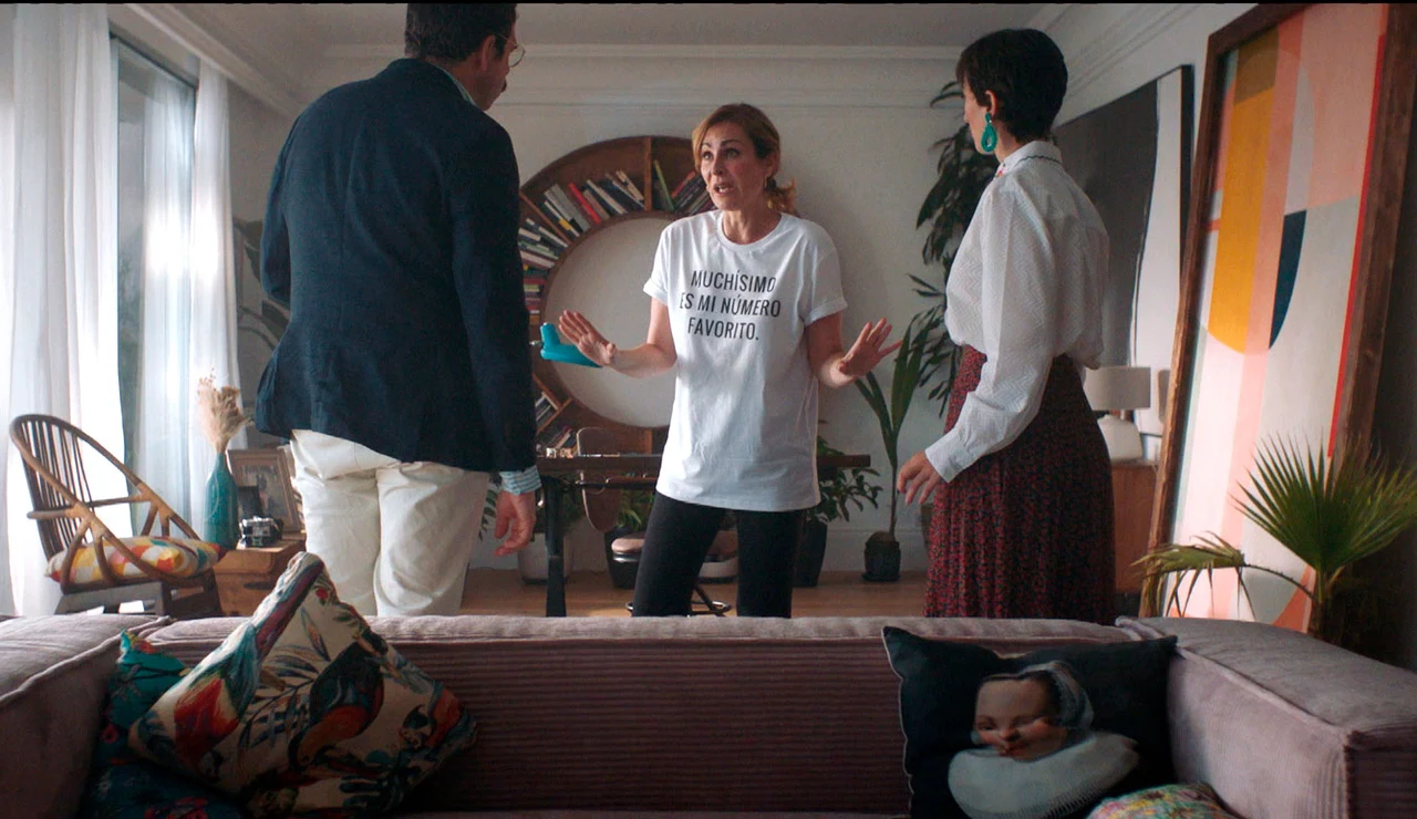 Ana Milán, desesperada y en blanco ante la inminente publicación de su novela