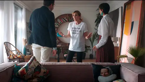 Ana Milán, desesperada y en blanco ante la inminente publicación de su novela Ana Milán, desesperada y en blanco ante la inminente publicación de su novela