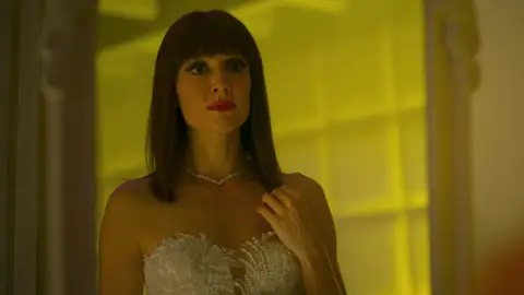 Los Medina y una reflexión horas antes de la boda: ¿Vale la pena estar con alguien que no quiere verte fuerte? 'Toy boy'