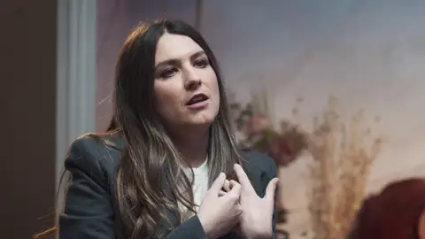Así es un día de trabajo de Dulceida: su mánager, Cintia Castañeda, lo explica paso a paso 'Pongamos que hablo de Dulceida'
