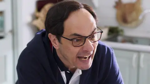 El tenso enfrenamiento entre Sandra y Gregorio: “Los animalistas sois peor que los rojos” 'Señor, dame paciencia'