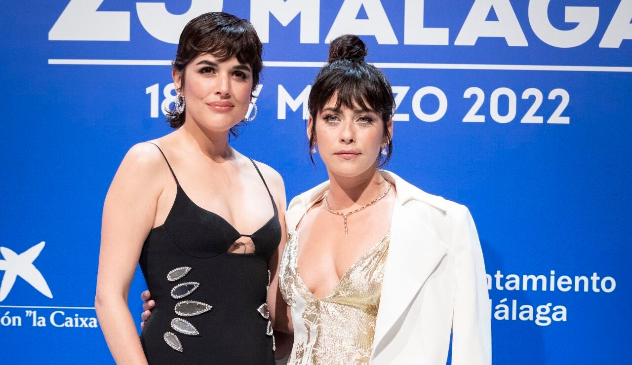 Adriana Ugarte y María León en la alfombra roja del Festival de Málaga